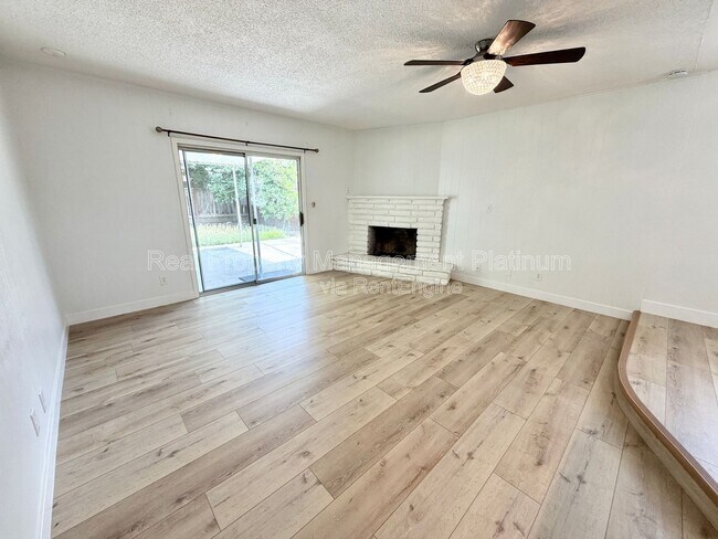 Photo - 5694 N 9th St