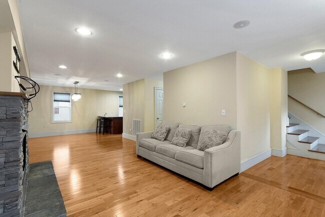 14 Downer Ct Unit 14