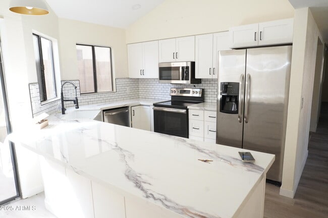 Photo - 4024 E Hiddenview Dr