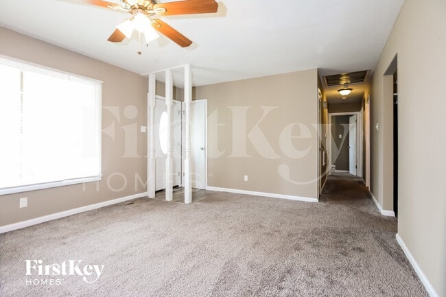 Photo - 405 Albert Dr