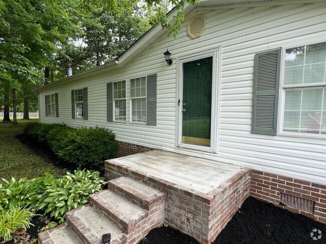 Building Photo - Cedar Lane Rental