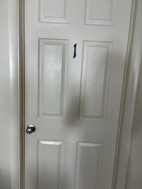 107 Robert Dr Unit Room # 1