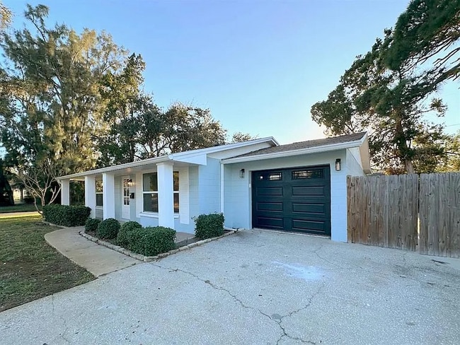 Building Photo - 4700 Chancellor St NE