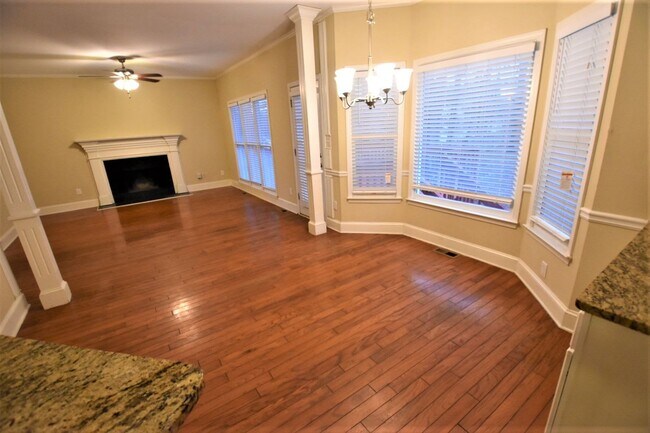 Photo - 4360 Riverlake Way