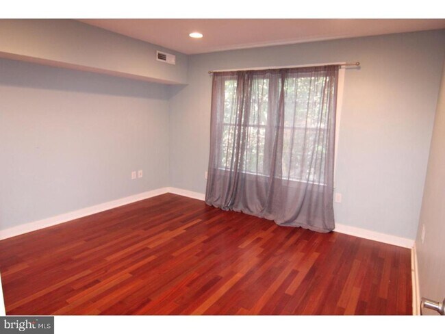 Photo - 1905 Kimball St