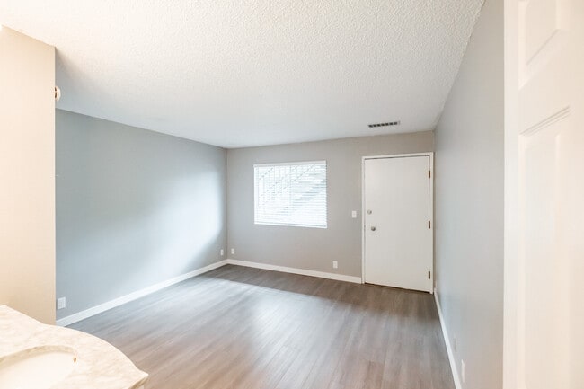 Fillmore Inn Studio Apartments