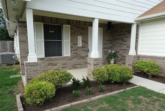 Photo - 736 Blair Ave