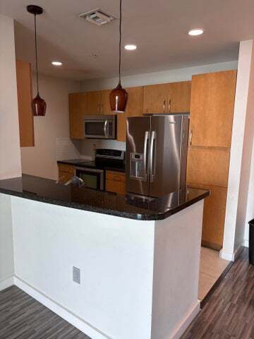 Building Photo - 300 S Australian Ave Unit 1504