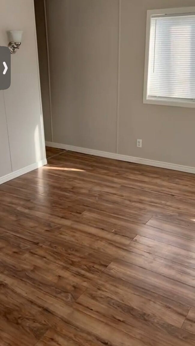 Photo - SALINA RENTALS - TRLR #3