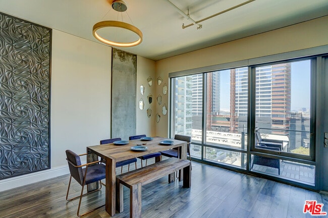 Photo - 1100 S Hope St Unidad 1206