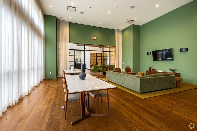 Casa club - The Paramount at South Market
