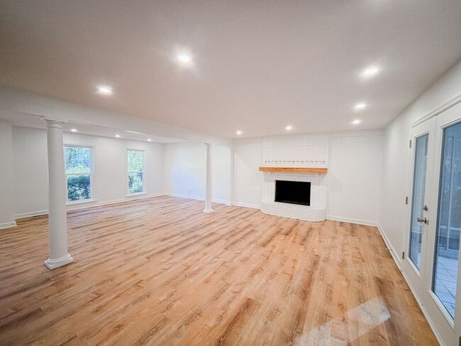 Photo - 104 Stratford Dr