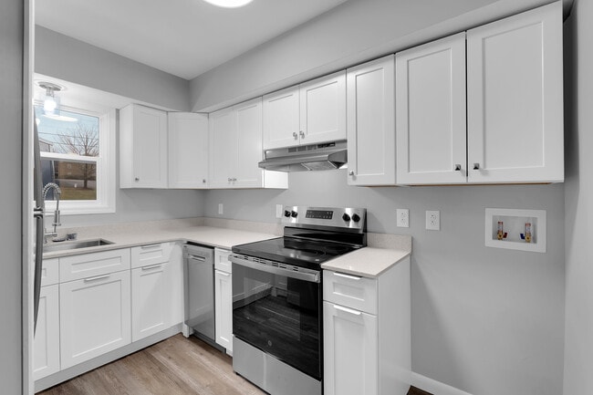 Kitchen 100 Lynn E