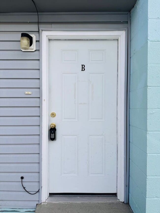 Building Photo - Available Now!!! Unit 145 B