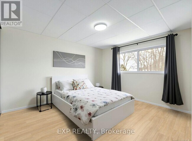 Photo - 270 Timberbank Blvd