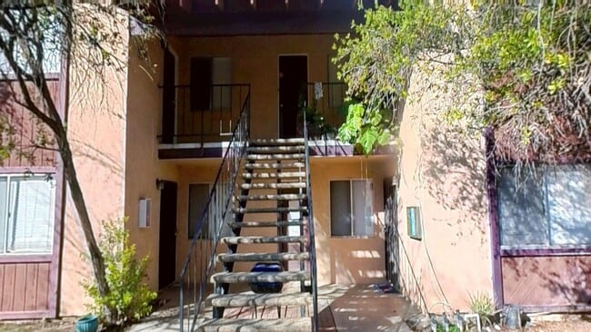 Building Photo - 24549-24555 Canada St. Unit 24549 Canada St.