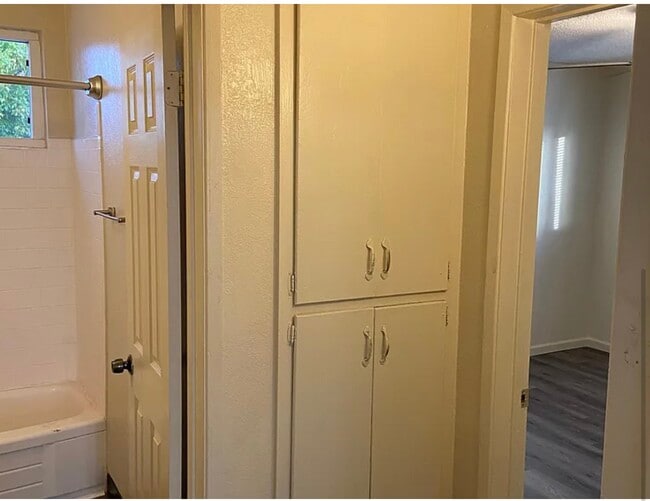 Photo - 3230 Cogswell Rd Unidad #C