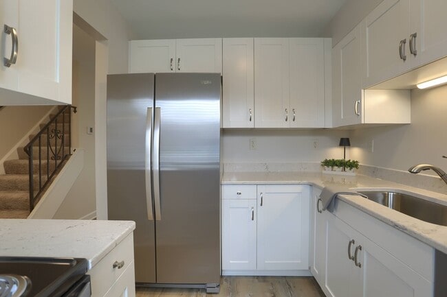 Briarcrest Gardens Townhomes & Apartments