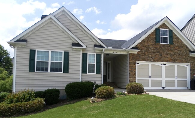 Building Photo - 3 bed 2 bath ranch with full basement! Rental