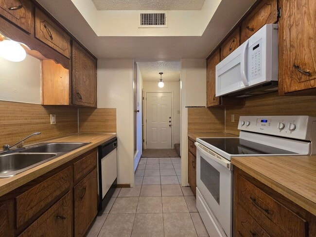 Photo - COMING SOON! Unit 2304 Wales Circle - B