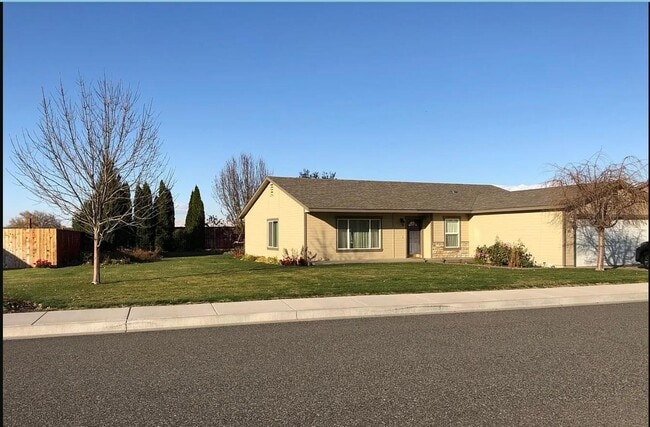 Photo - 212 SW Malibu Dr