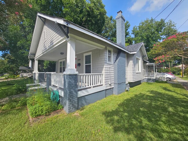 Photo - 3000 Peronne Ave