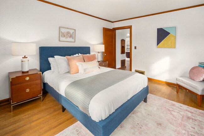 Photo - 711 N 68th St