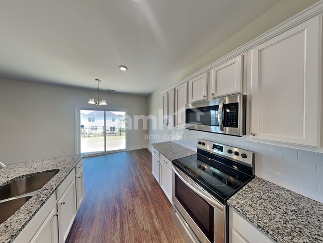 Photo - 2573 Highwood Blvd