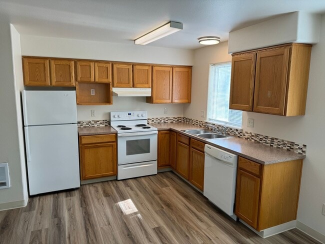 Photo - 2 Bedroom Tri-plex in River Rd Neighborhood Unit 1645  River Rd