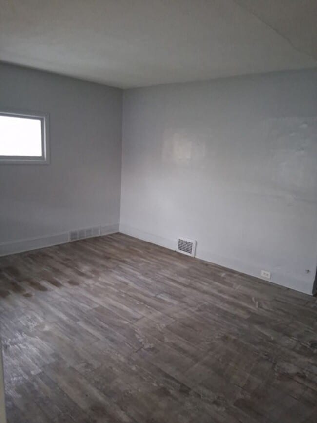 Photo - 4008 Ardmore Ave Unit 4- - UP Right/West