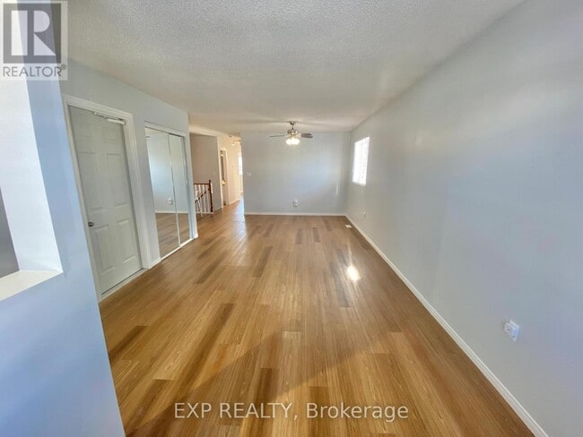 Photo - 55 Athabaska Rd