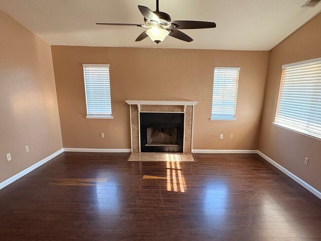 Photo - 2 WEEKS FREE RENT November Special - Roomy...