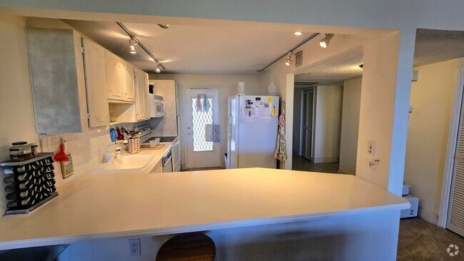Building Photo - 3100 N Course Ln Unit 410 Rental
