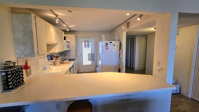 Building Photo - 3100 N Course Ln Unit 410 Rental