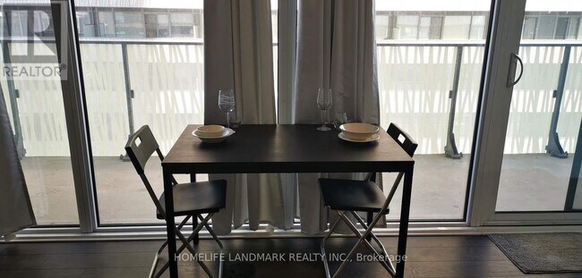 Photo - 42 Charles St E Unité 2310