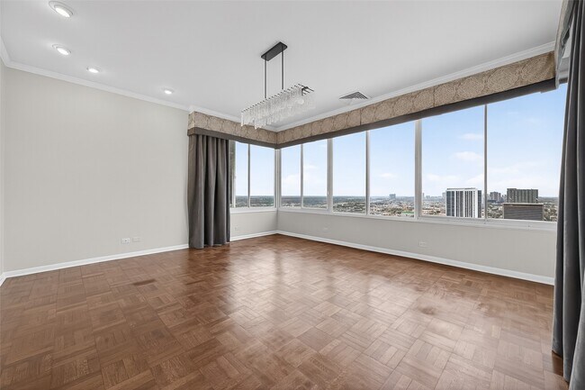 Photo - 2016 Main St Unit 3