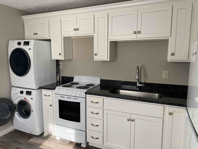 Photo - 613 Moore Ave