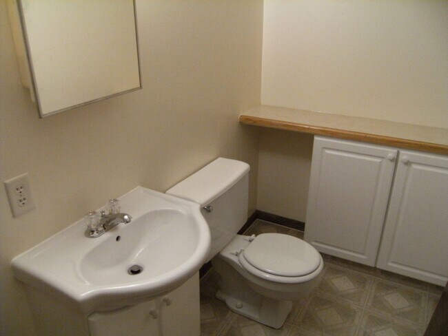 Photo - 3026-3028 Menke Cir Unit 3026