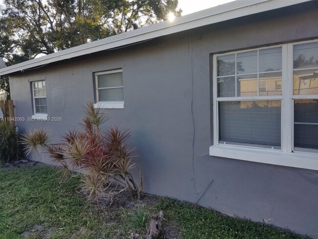 Photo - 304 NW 6th Ave