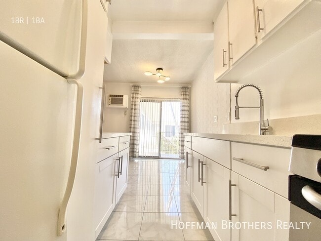 Photo - 1315 N June St Unit 209