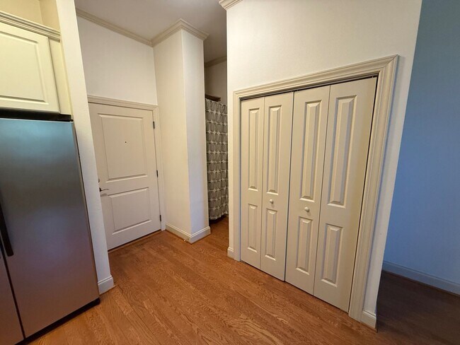 Photo - 705 Maple St Unidad F-206