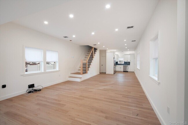 Photo - 38 S Front St