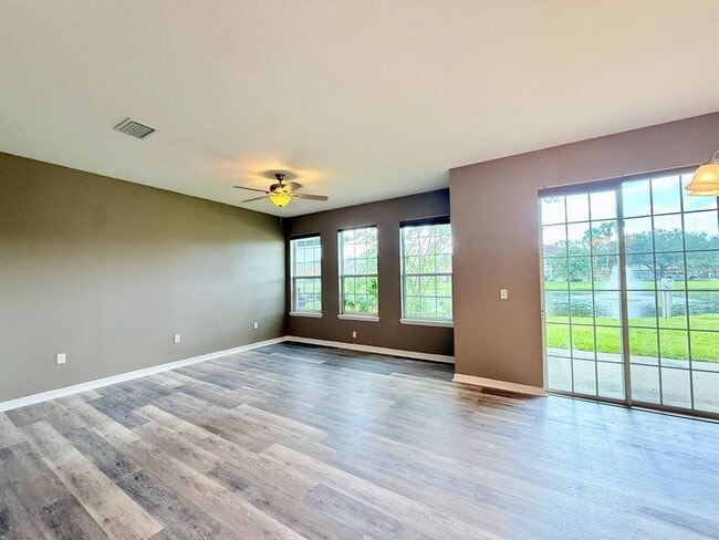 Photo - 7001 Interbay Blvd