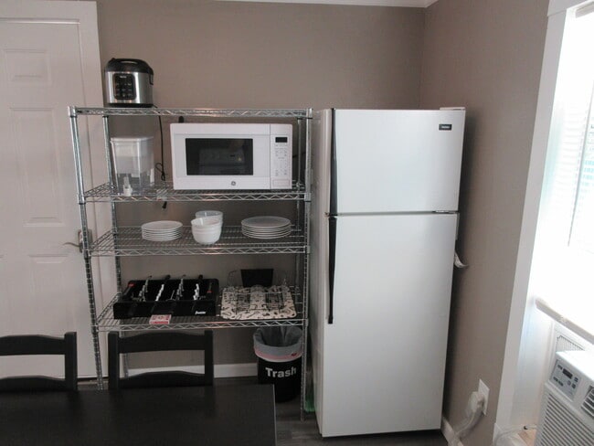 Photo - 611 Burwood Ln