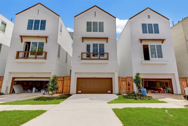 Building Photo - 2516 Ohsfeldt St