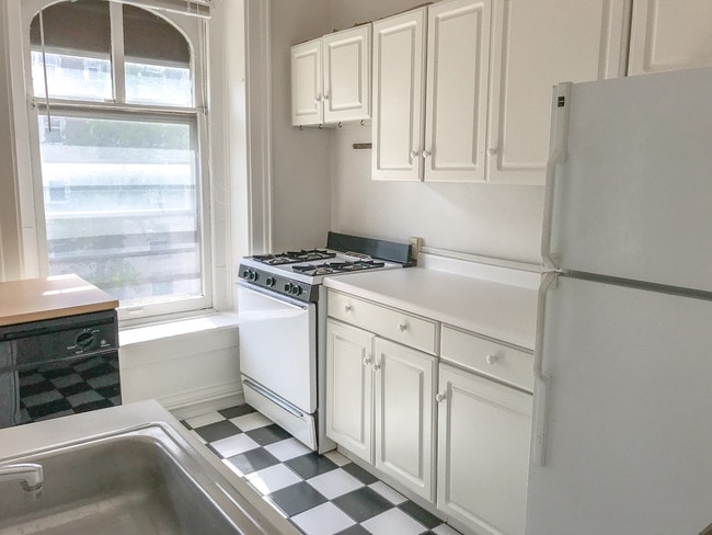 Photo - 706 E Juneau Ave