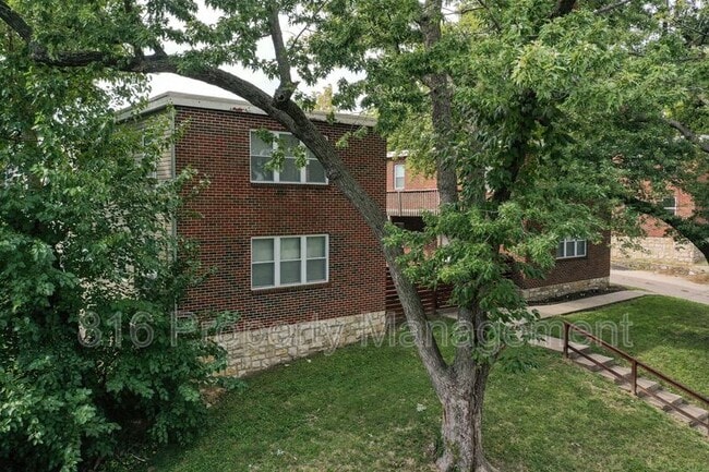 Building Photo - 1613 Everett Ave Unit 11 Rental