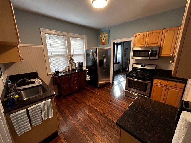 Photo - 2479 Thurman Ave