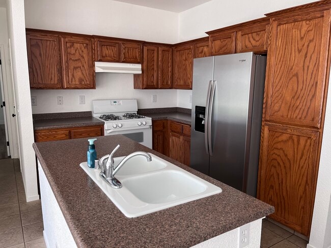 Photo - 1745 W Merritt St