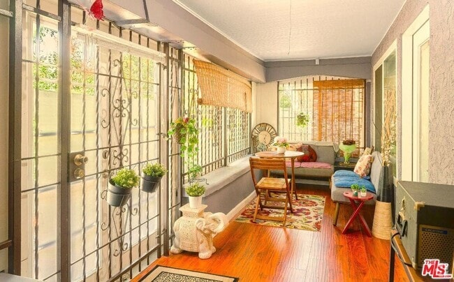 Building Photo - 416 Serrano Ave Rental